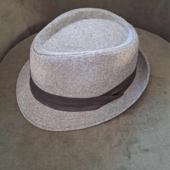 Trilby Hat Grey with Black Band - Picture 2 of 3